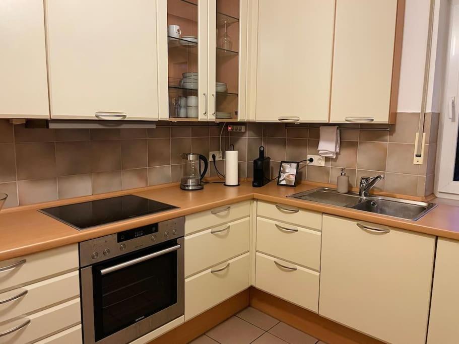 Gemuetliche Wohnung In バート・ホンブルク エクステリア 写真